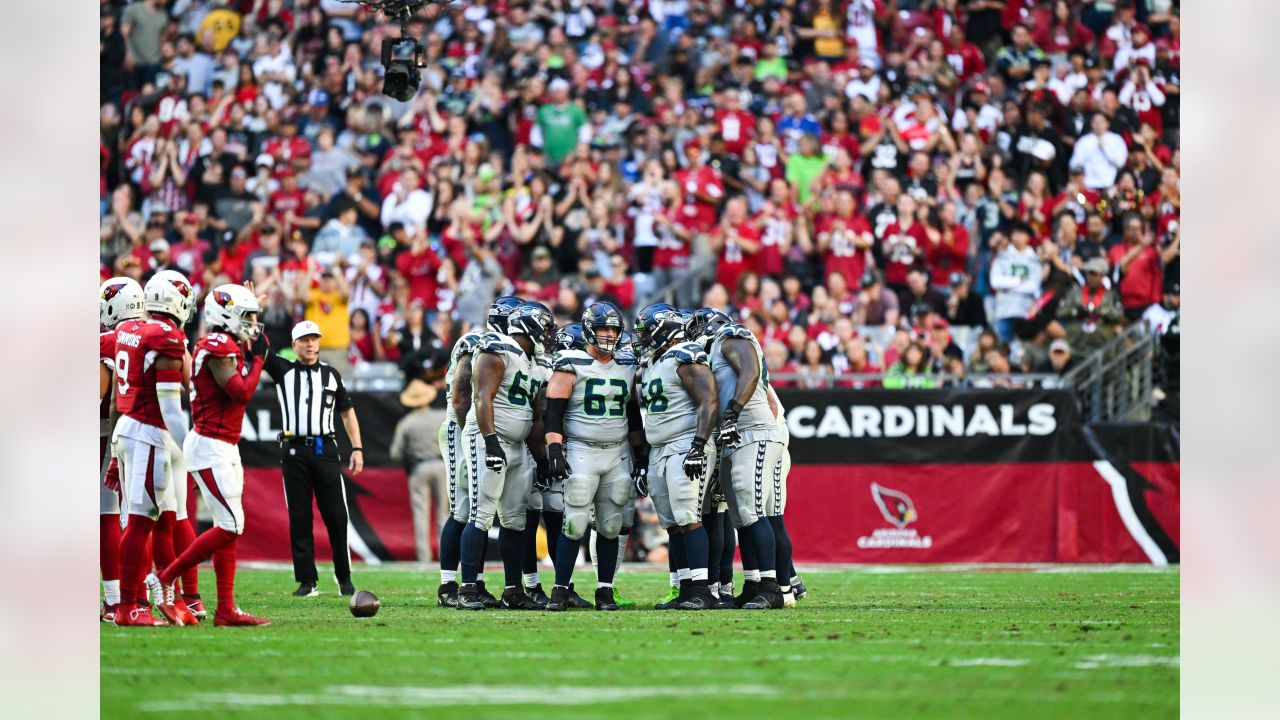 Seahawks vs. Cardinals: Seattle completes sweep of Arizona with 31-21 road  win - Field Gulls