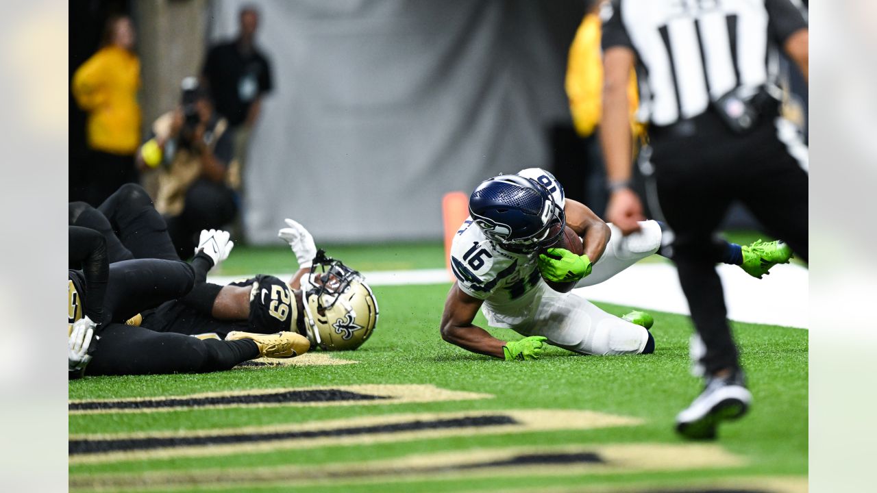 Geno Smith, Tyler Lockett big, Seahawks lose at Saints 39-32