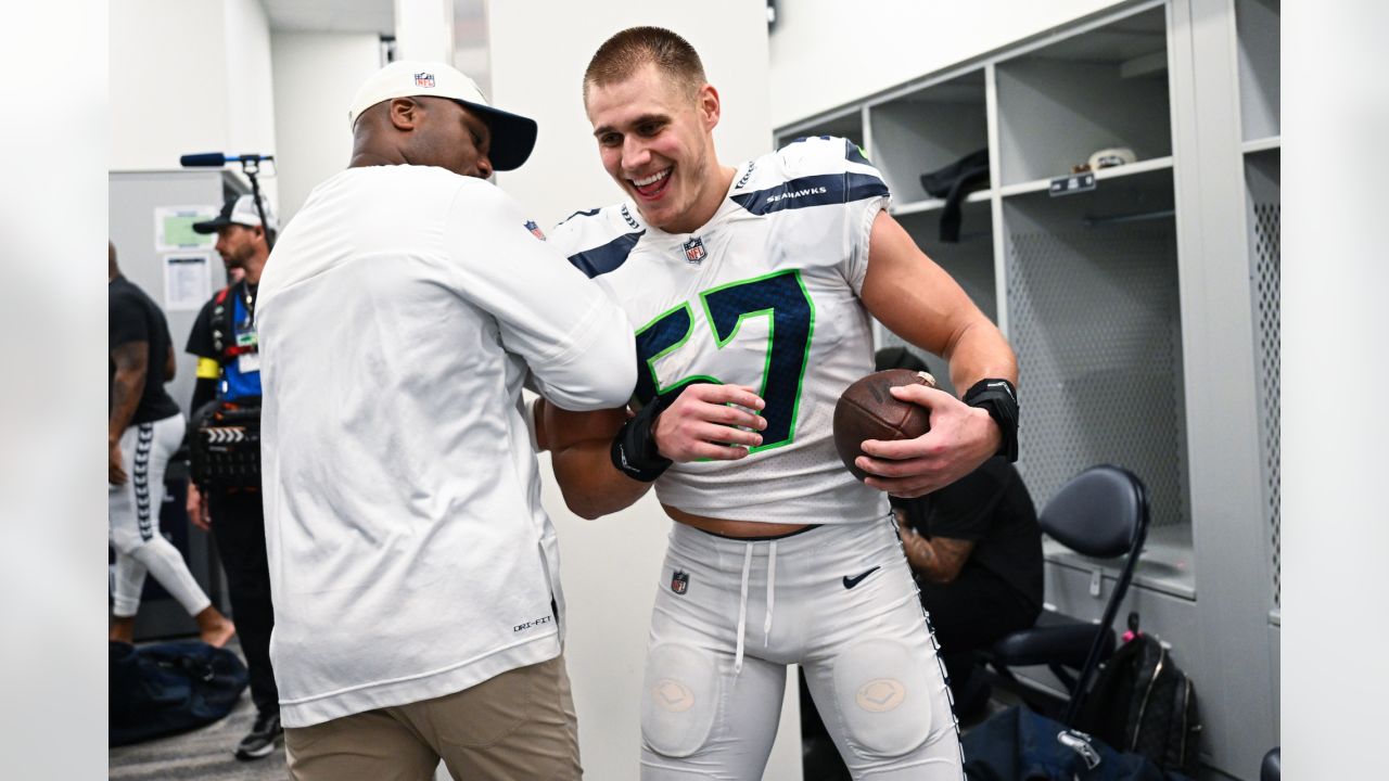 Seattle Seahawks on X: Cody Barton's long journey has taken him all the  way from Utah to Seattle, and now to Between Two Bellores. Needless to say,  he and @NBELLORE54 covered a