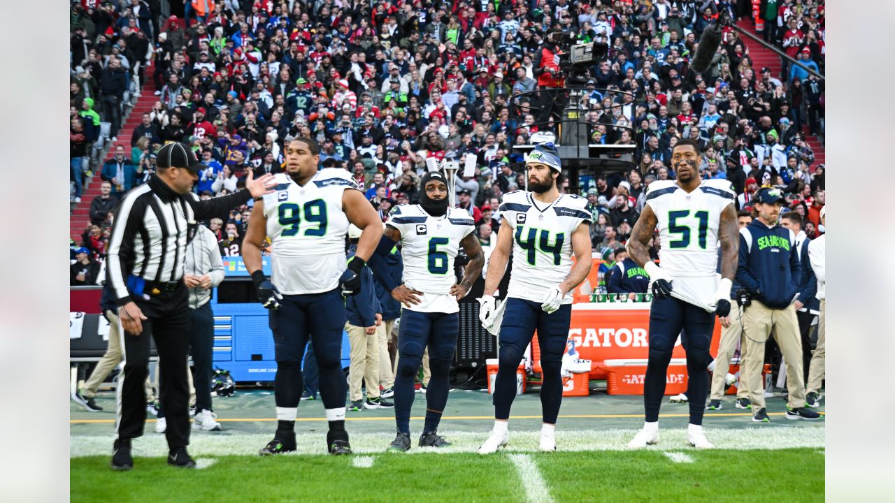 Seattle Seahawks defensive tackle Al Woods (99) looks on before an NFL  football game against the Los Angeles Rams, Sunday, Dec. 4, 2022, in  Inglewood, Calif. (AP Photo/Kyusung Gong Stock Photo - Alamy