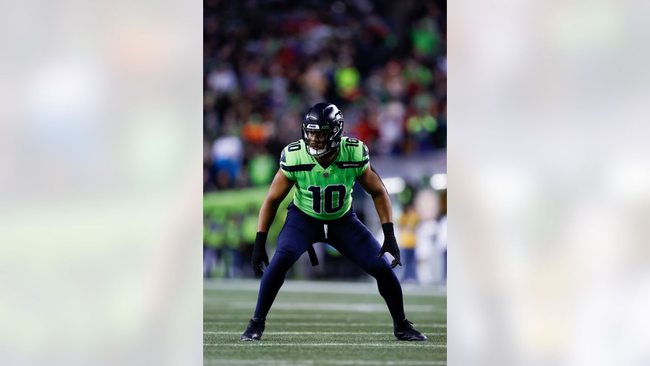 NFL Network insider Mike Garafolo: Los Angeles Rams mutually agree to  release longtime All-Pro inside linebacker Bobby Wagner after just one  season in L.A.