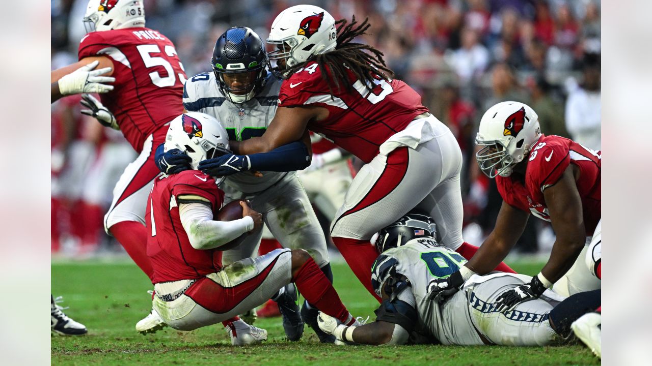 Seahawks sweep season series with Cardinals, win fourth straight