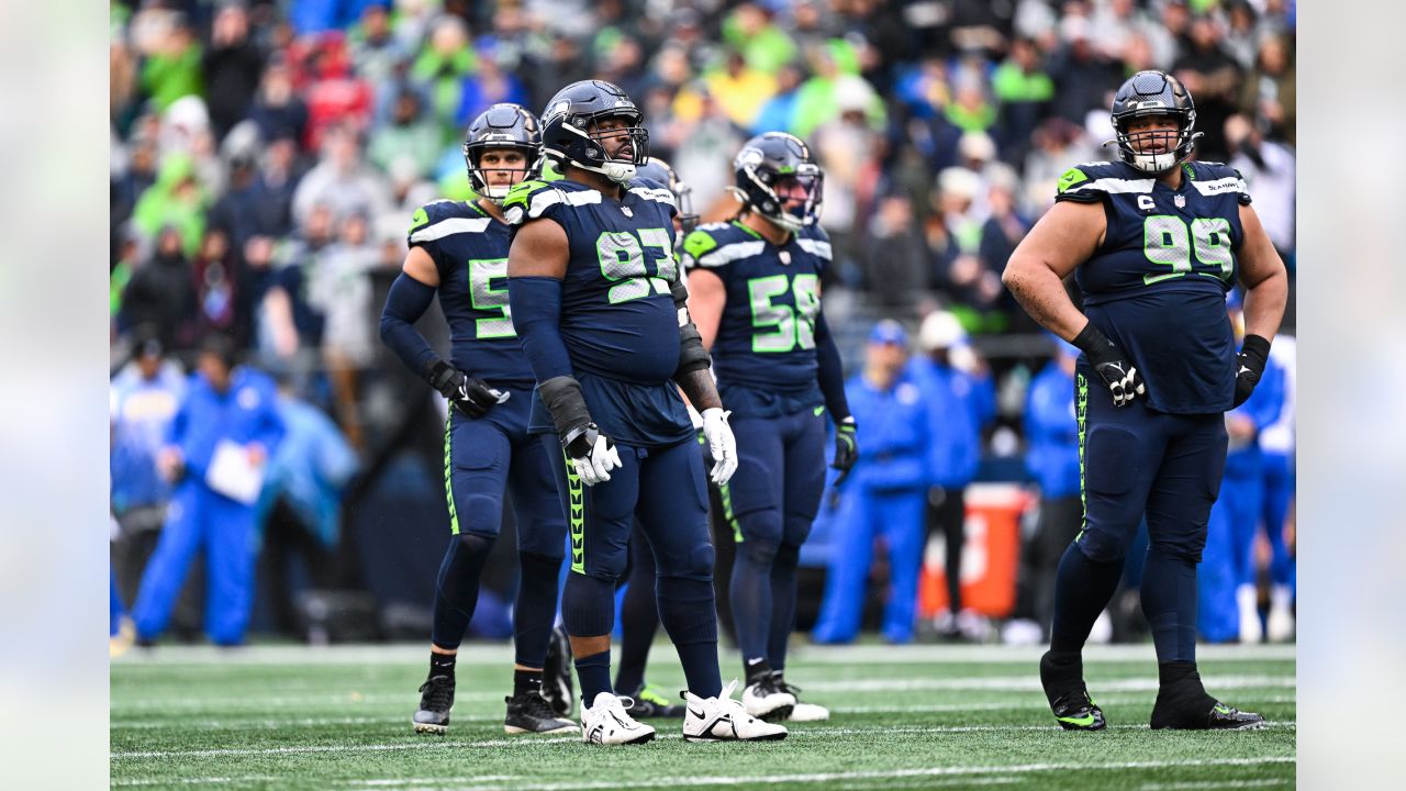 Seahawks win dramatic 19-16 overtime game over Rams, clinch