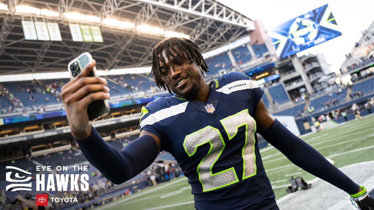 Wednesday Round-Up: Seahawks RB Kenneth Walker III Named To NFL Rising  Stars List