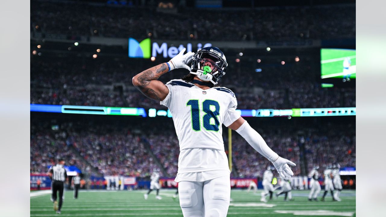 NFL Week 4: Seahawks humiliate Giants 24-3 in 'Monday Night Football'  beatdown - Field Gulls