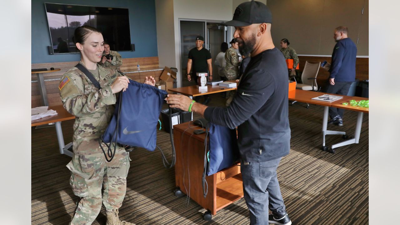 Seahawks Celebrate Military & Veterans with NFL's Salute to Service  Initiative