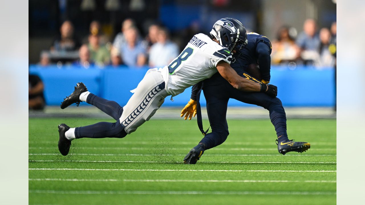 Seattle Seahawks running back Kenneth Walker III (9) wears customized  cleats before an NFL football game against the Los Angeles Rams, Sunday,  Dec. 4, 2022, in Inglewood, Calif. (AP Photo/Kyusung Gong Stock