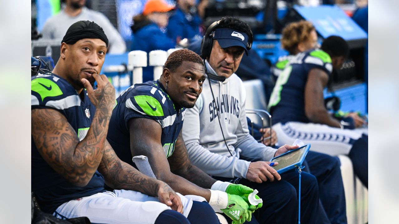 Injury Update: Seahawks Jordyn Brooks ruled out for rest of Week 17 - Field  Gulls