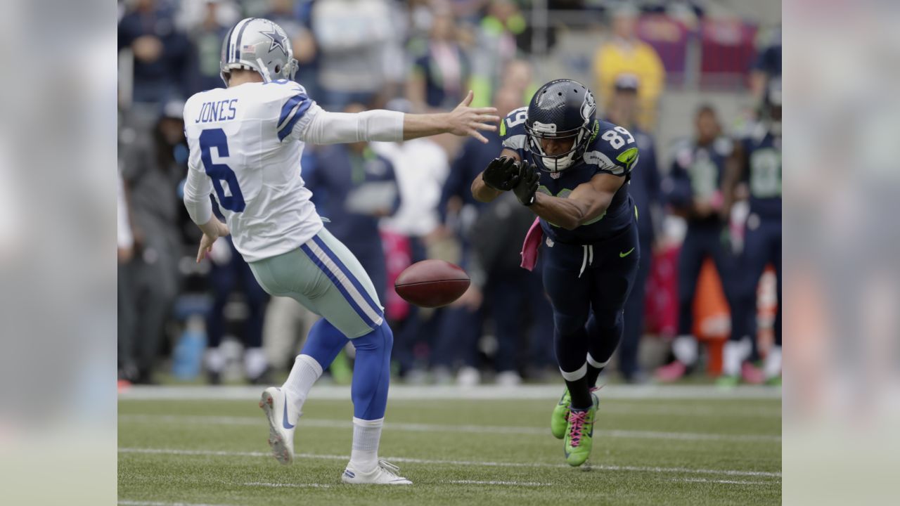 Seahawks stay alive for playoffs with 21-12 win over Cowboys - The Columbian