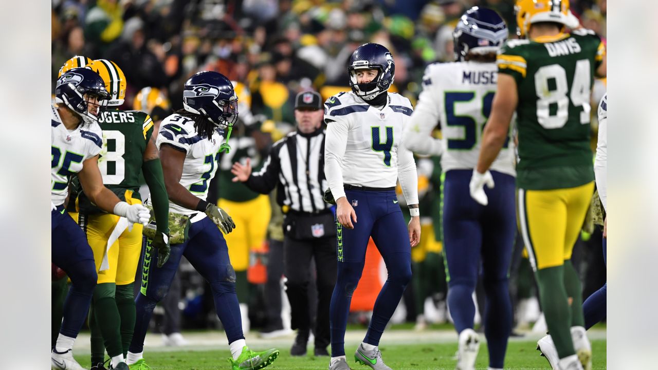 Pathetic Seattle Seahawks defense ripped apart in 30-17 loss to Vikings -  Field Gulls