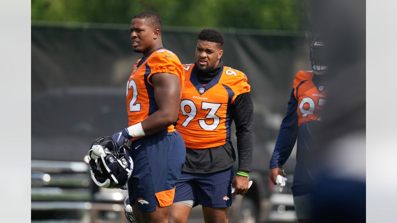 Dre'Mont Jones excited for 'a new beginning' with Seahawks after 'a lot of  drama' with Broncos - Field Gulls