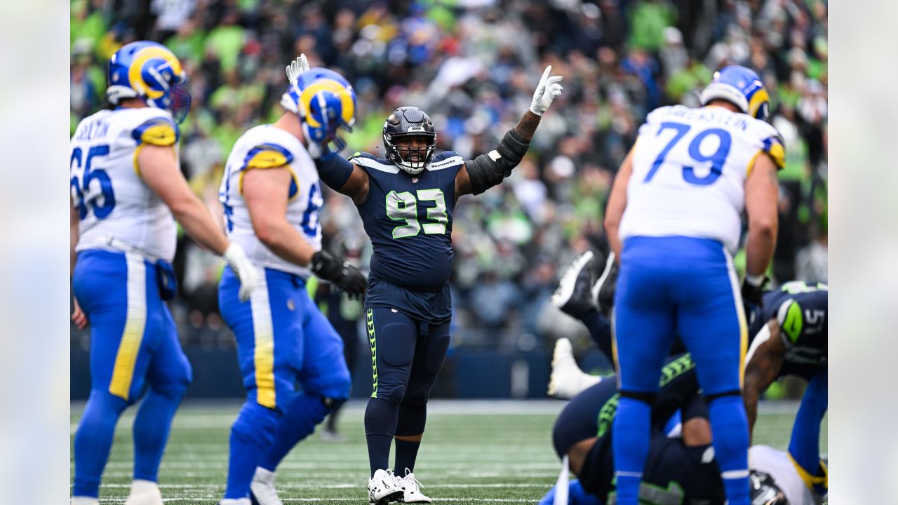 Seahawks safety Quandre Diggs insists he's not holding in, expects to  return to practice soon