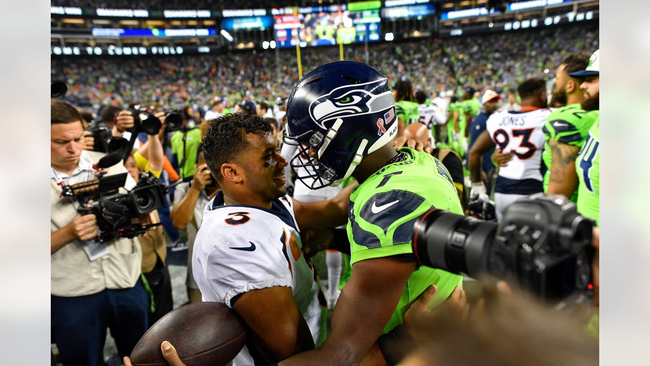 Seahawks Seahawks Trade Idea: Justin Fields of Chicago Bears In, Geno Smith  Out? - Sports Illustrated Seattle Seahawks News, Analysis and More