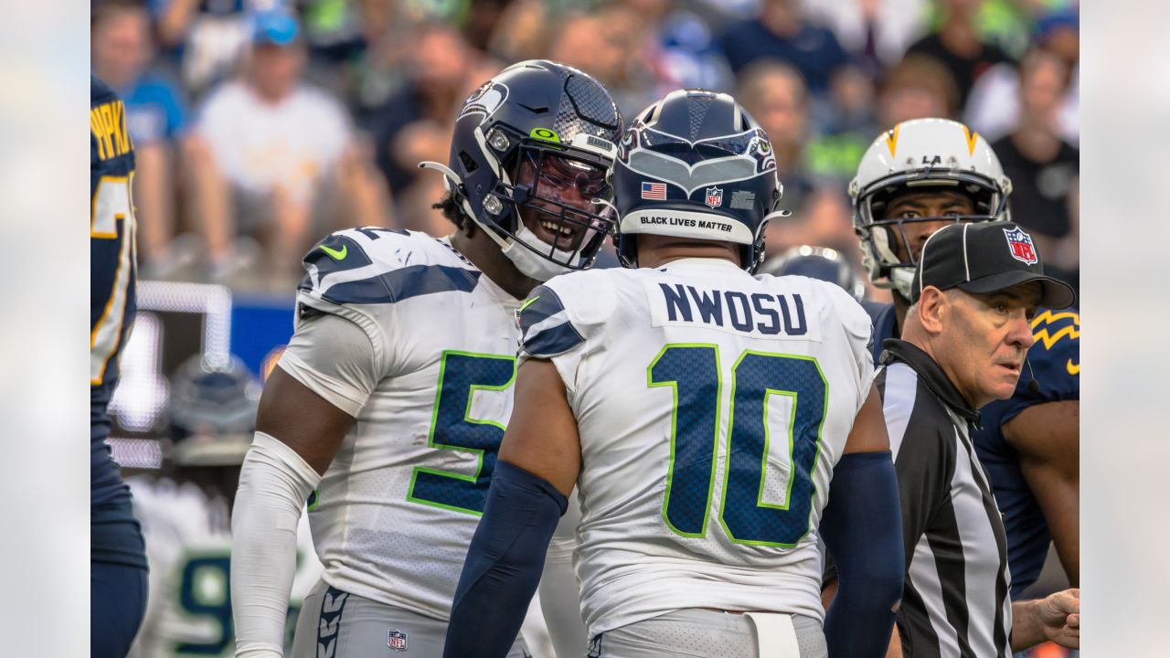 Details of LB Uchenna Nwosu contract extension with Seattle Seahawks -  Field Gulls