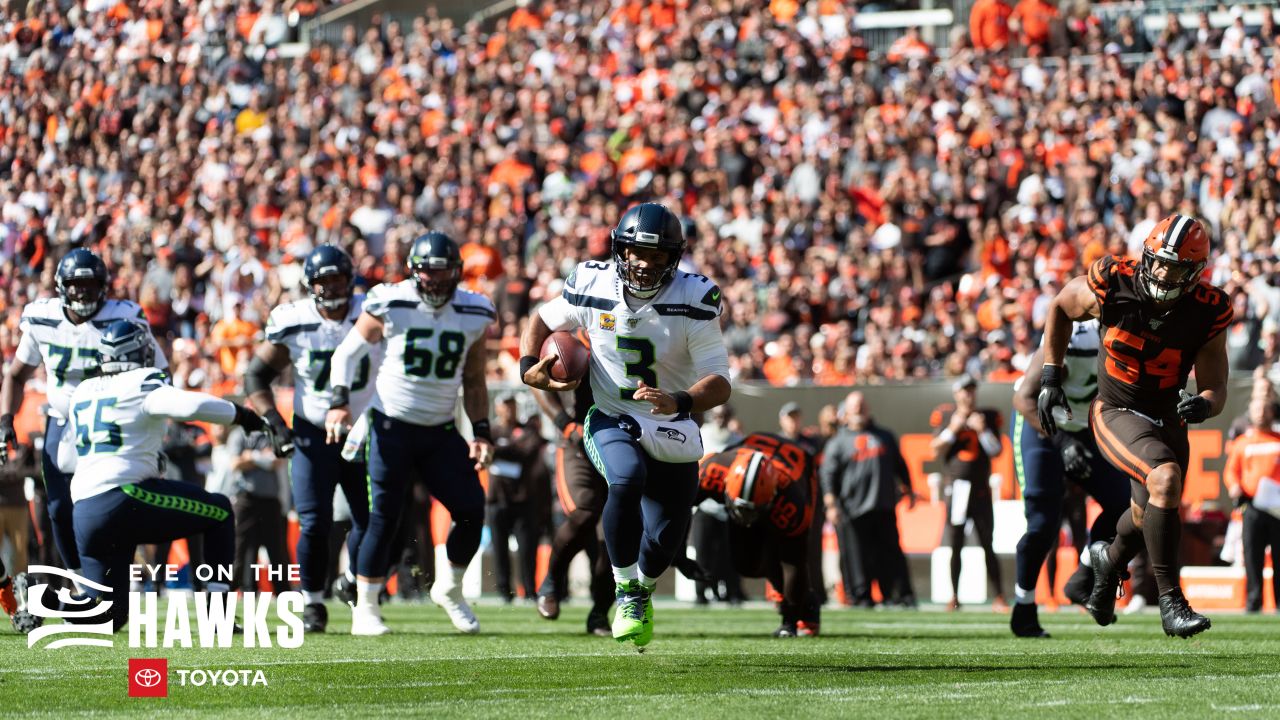 Broncos Russell Wilson greets some Seahawks, 1st fans in boo