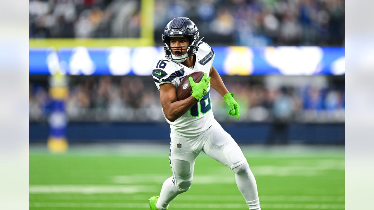 Los Angeles Rams vs. Seattle Seahawks Notebook: Bobby Wagner Gets