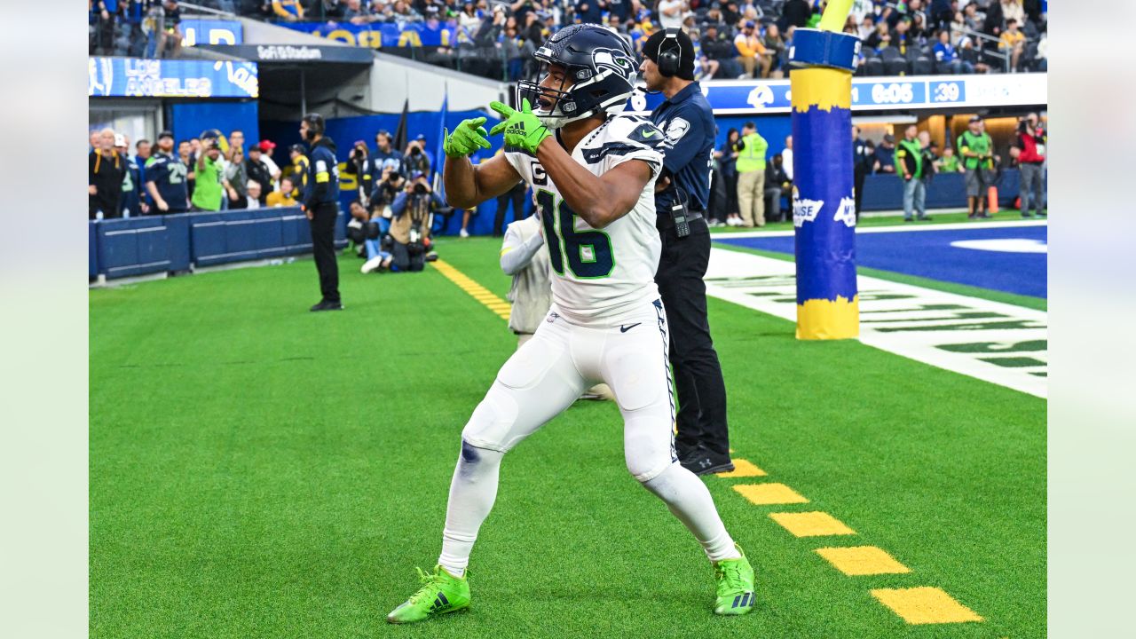 Seattle Seahawks Rapid Reaction: Los Angeles Rams Dominate Geno Smith,  Defense in Beatdown - Sports Illustrated Seattle Seahawks News, Analysis  and More