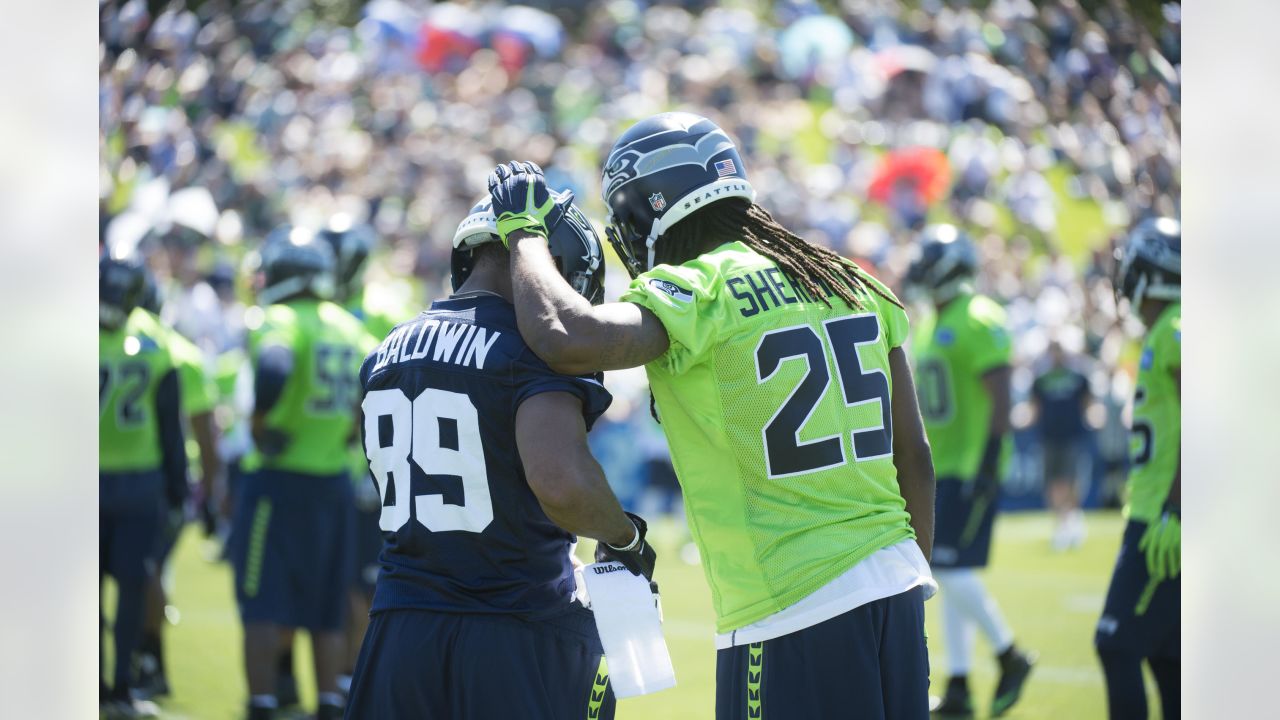 Seattle Seahawks on X: The club debuted green practice jerseys on