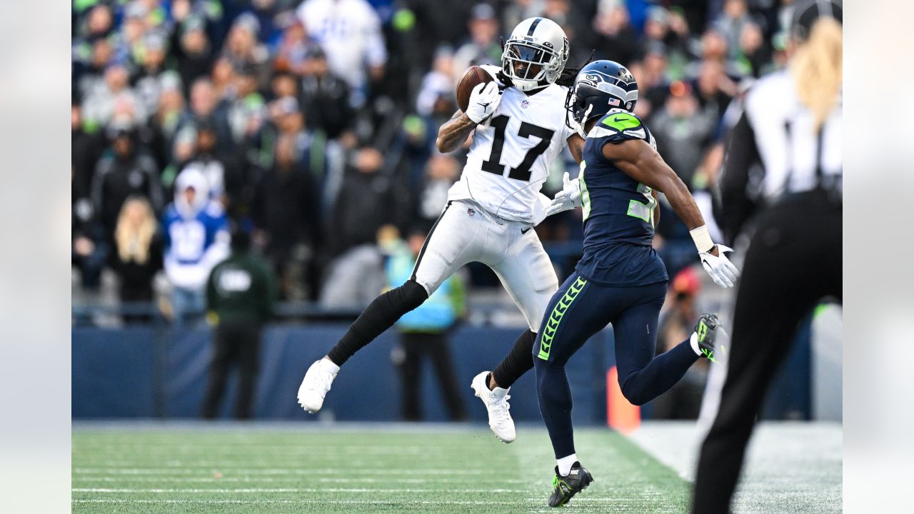 Post-Game Reaction Show: Seahawks playoff hopes take big hit with loss to  Raiders - Field Gulls