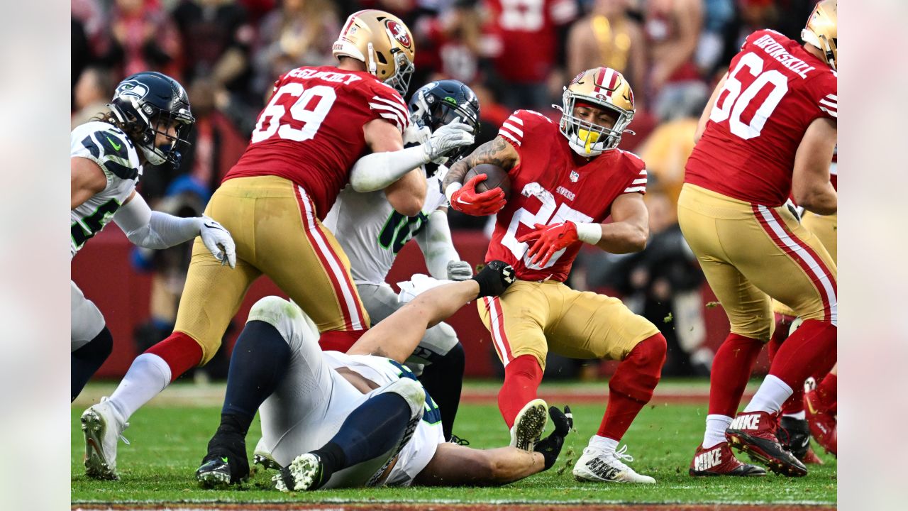 Seahawks fade in second half of blowout loss to 49ers in wild-card round