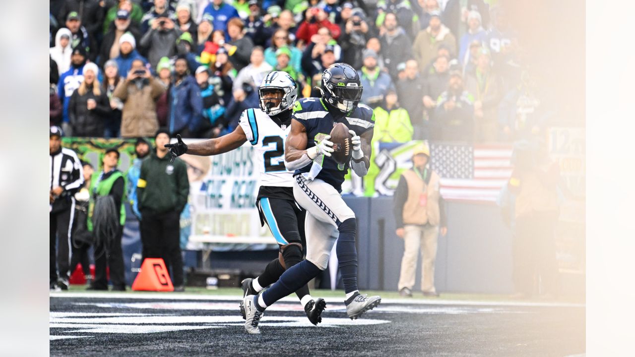 Seahawks lose 24-30 after defense struggles against the Panthers