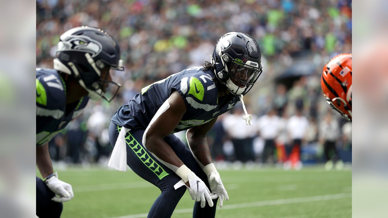 Seahawks Re-Sign CB Jamar Taylor; Waive CB Parry Nickerson