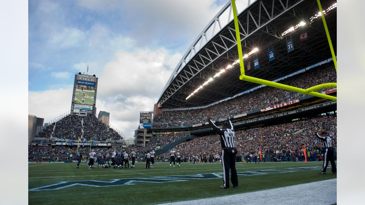 2010 NEW ORLEANS SAINTS vs SEATTLE SEAHAWKS PRE/POST GAME FIELD