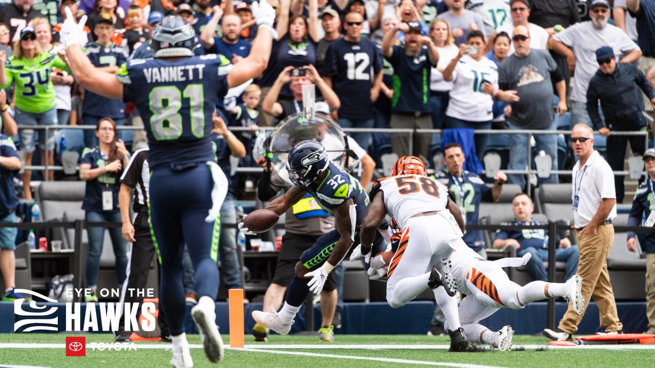 Bengals' Uzomah gifting fan phone, tickets after TD celebration mishap