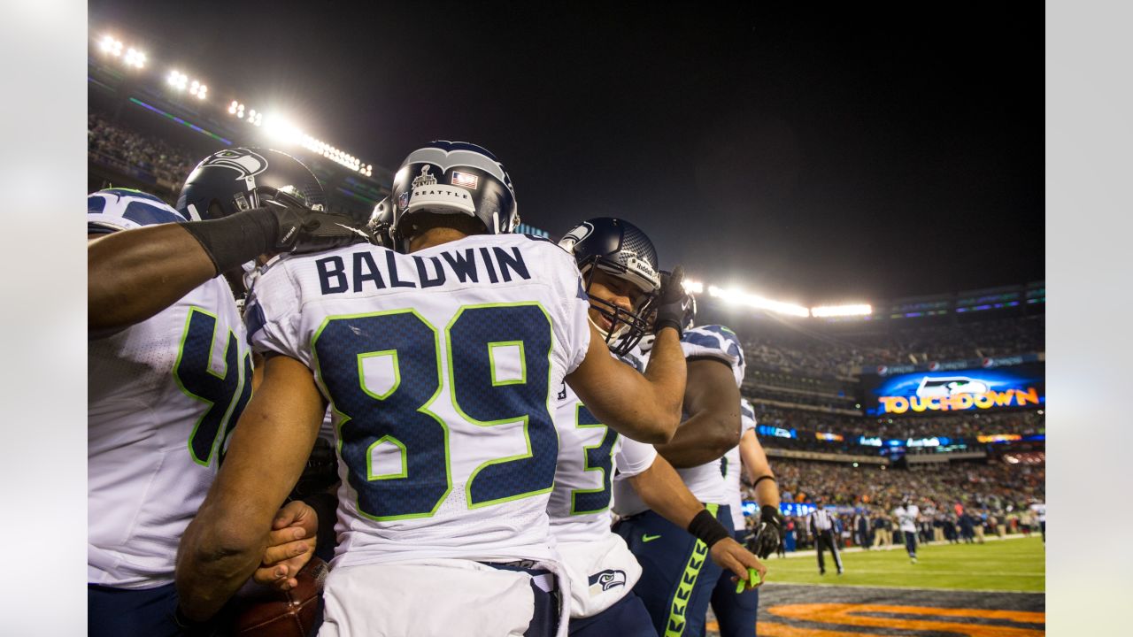 Super Bowl XLVIII: Broncos vs. Seahawks - Cat Scratch Reader