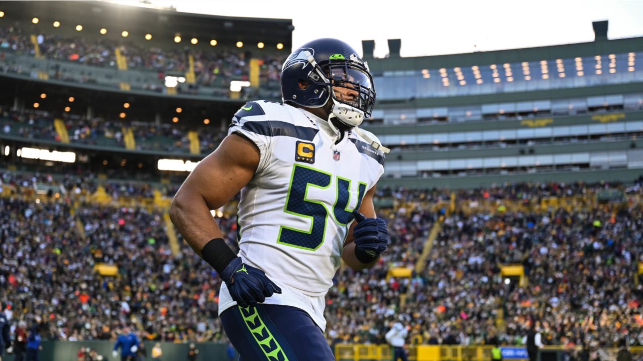 Seattle Seahawks' Shaun Alexander (37) rushes in the first half against the Green  Bay Packers in a football game Monday, Nov. 27, 2006, in Seattle. Alexander  ran for a season-high 201 yards