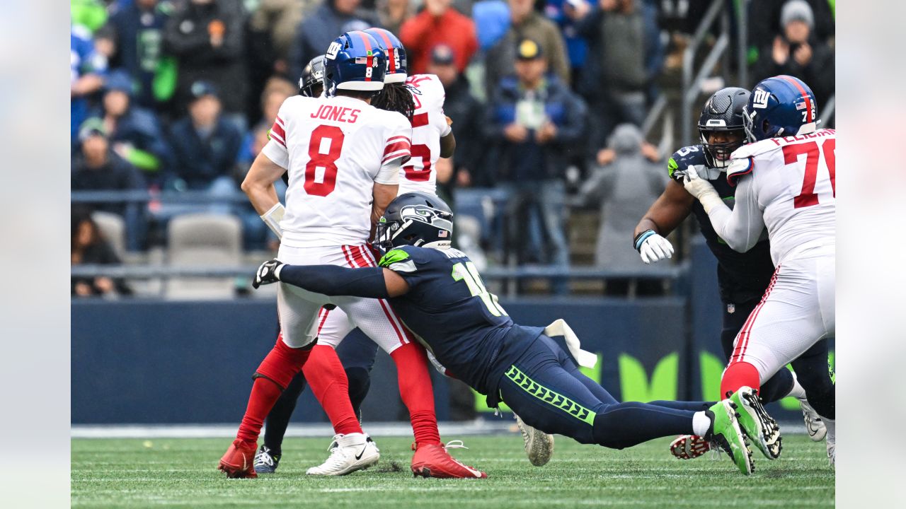 Seahawks vs. Giants: Seattle pulls away from Giants 27-13 for