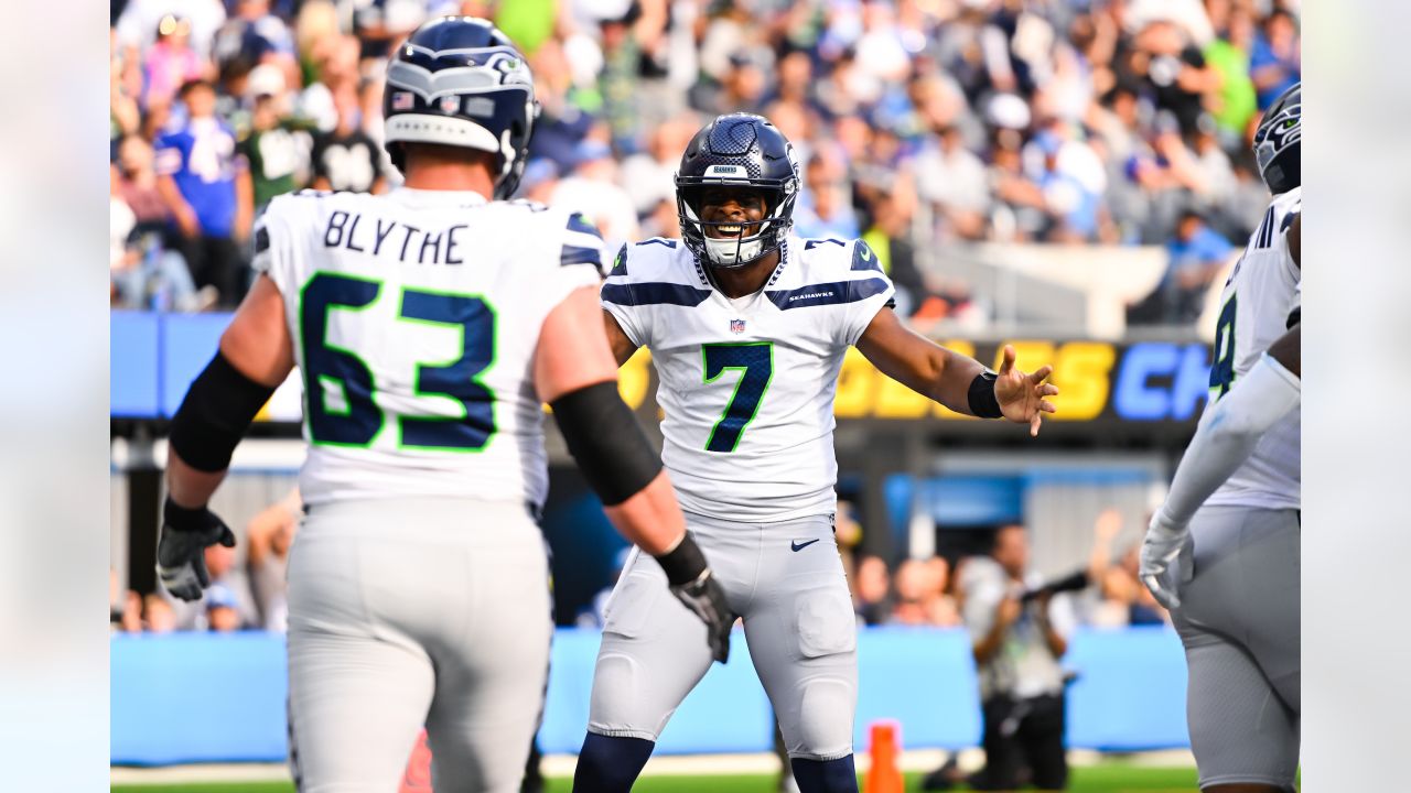 Your 2022 Comeback Player of the Year is @seahawks QB Geno Smith, as voted  on by the NFL on FOX fans! (Sponsored by @verizon)