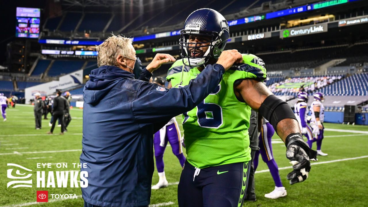 Mailbag: More thoughts on Russell Wilson, and could Seahawks wear