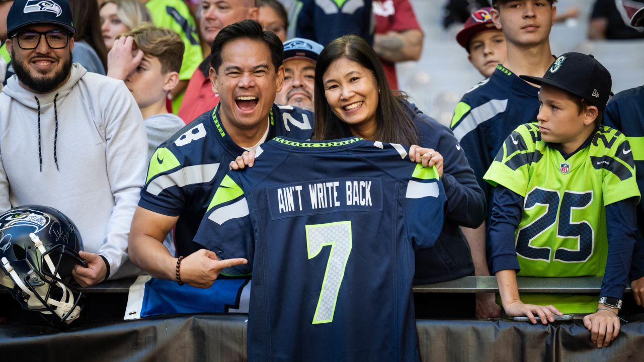 Pete Carroll Takes Off Shirt In Honor Of DK Metcalf, Seattle Seahawks HC Pete  Carroll gives DK Metcalf a shirtless welcome. (