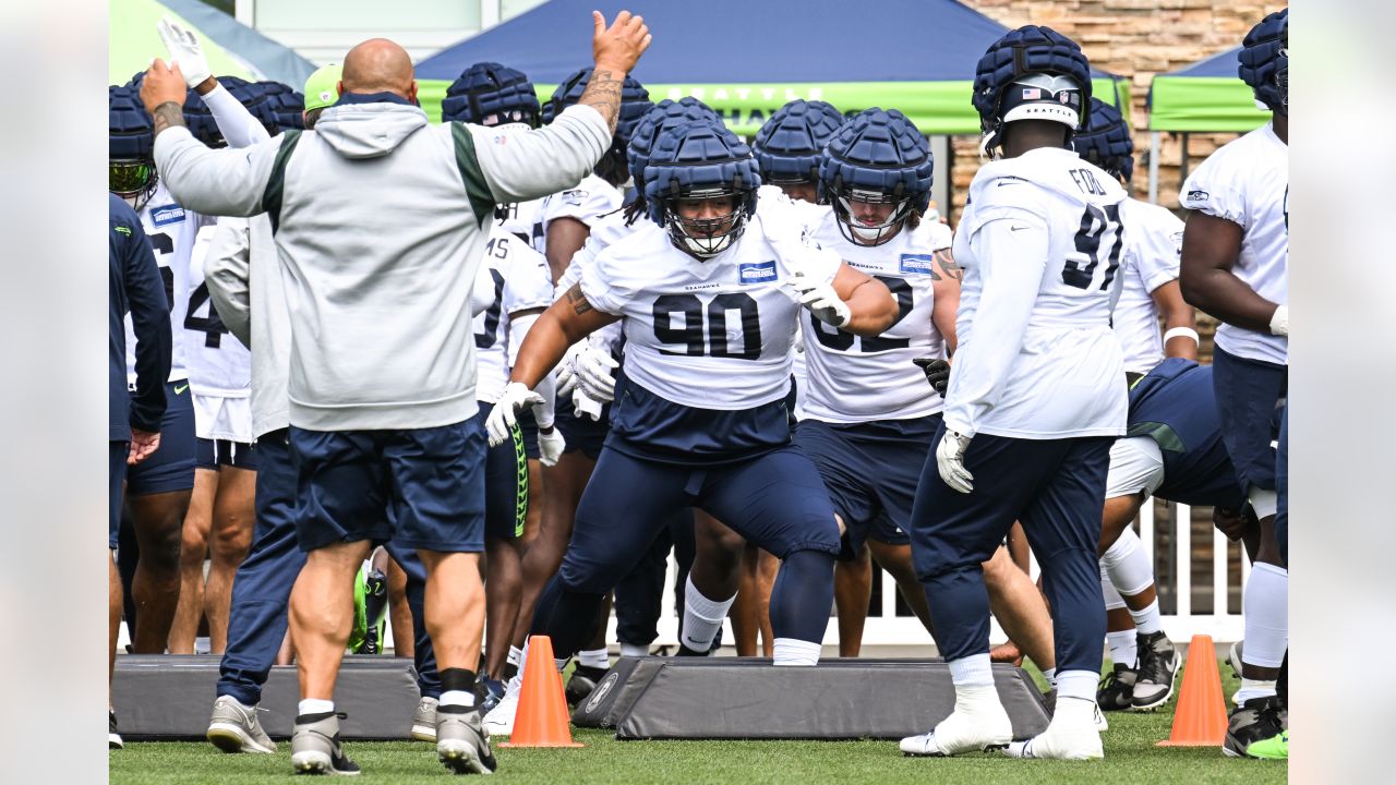 5 Observations From Practice No. 5 of 2022 Seahawks Training Camp - BVM  Sports