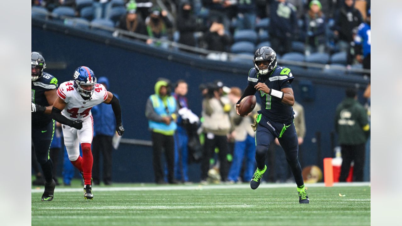 Seahawks snap Giants' win streak, Tyler Lockett redeems himself with  crucial touchdown catch