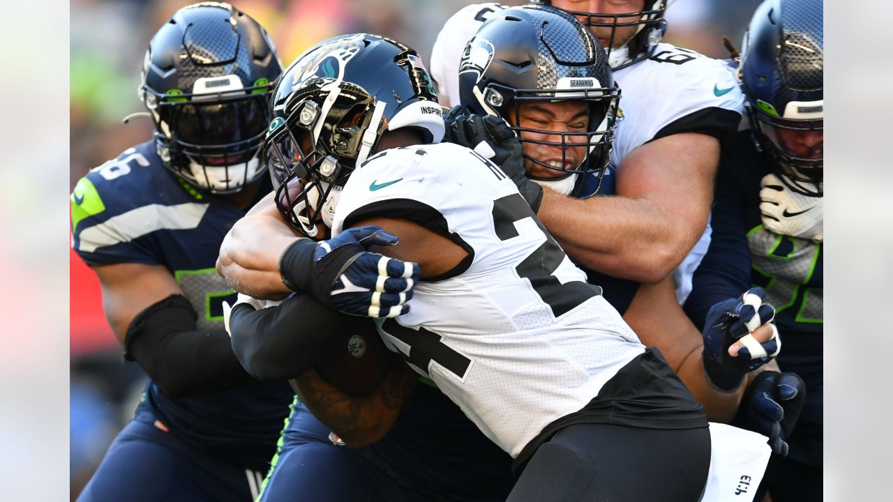 Seahawks all studs in 31-7 win over Jaguars