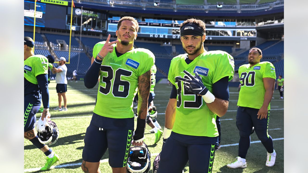 Michael Bennett Named 2022 Seahawks Legend Of The Year