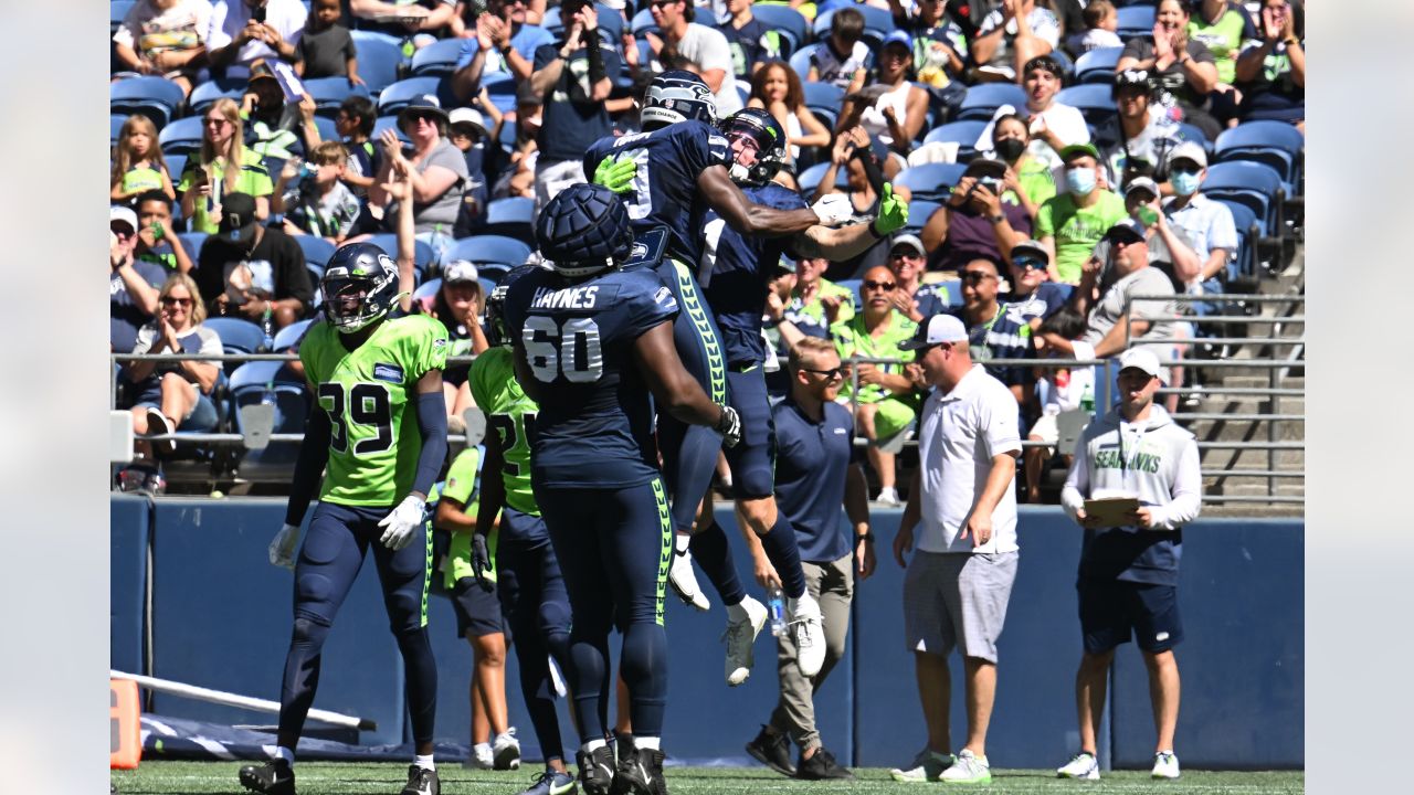 Michael Bennett and Michael Robinson to join Seahawks broadcast team