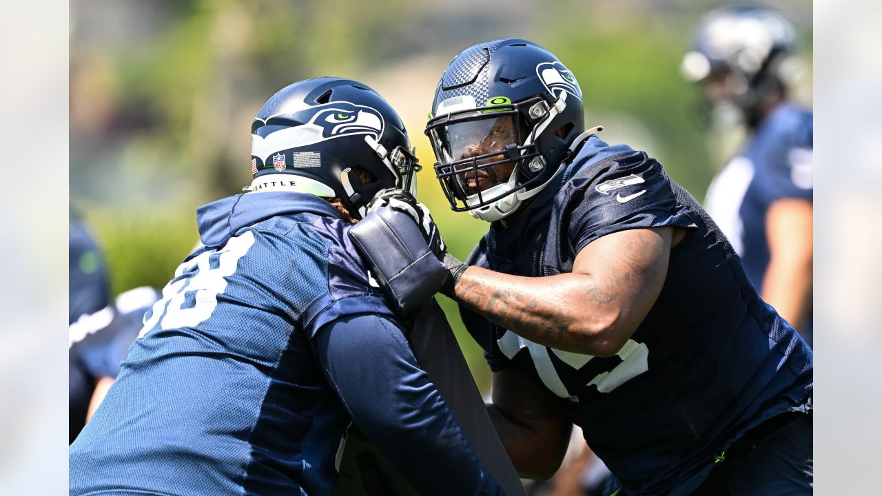 New Seahawks DL Dre'Mont Jones talks picking Seattle, 'hectic