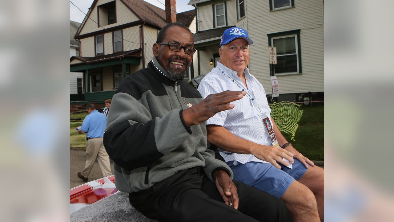 Kenny Easley inducted into HOF, takes stand against police brutality