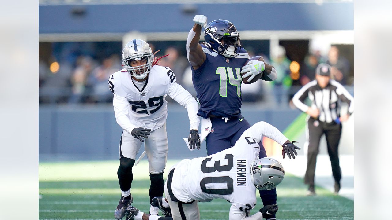 Geno Smith, Kenneth Walker III lead Seahawks to gutsy road win