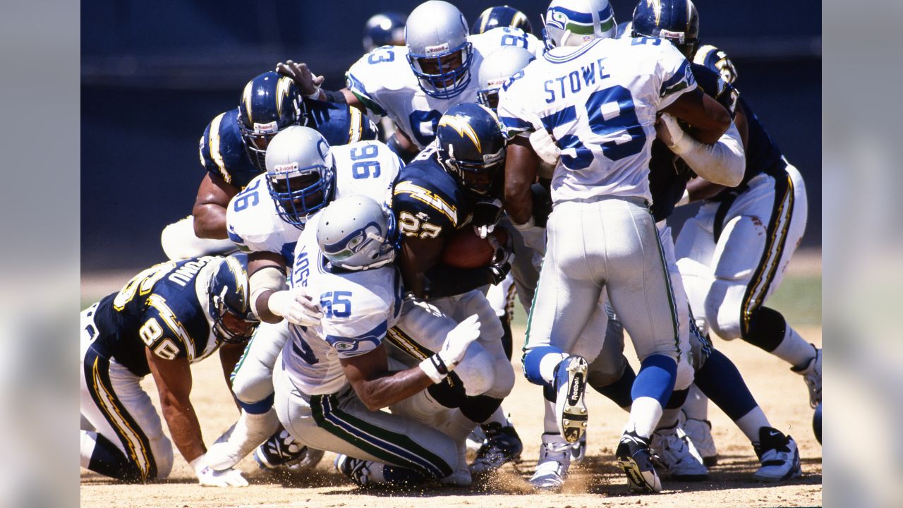 1 DEC 2002: San Diego Chargers LaDainian Tomlinson during a game against  the Denver Broncos at the Qualcomm Stadium Sunday December 1, 2002, in San  Deigo, CA. (Photo by Matt A. Brown/Icon