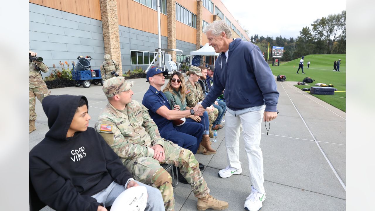 Seahawks Recognize Military & Veterans in Honor of NFL's Salute to Service  Month