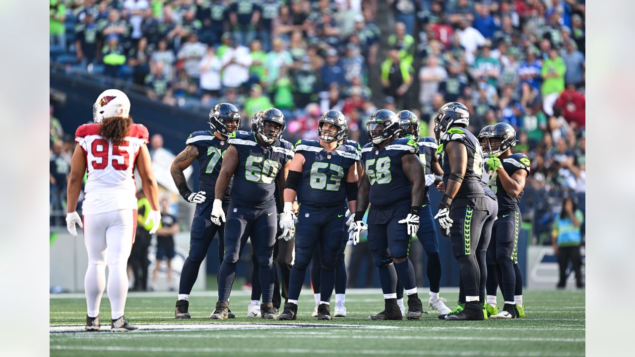 Seahawks end 2021 season with entertaining 38-30 win to deny the Cardinals  the NFC West title - Field Gulls