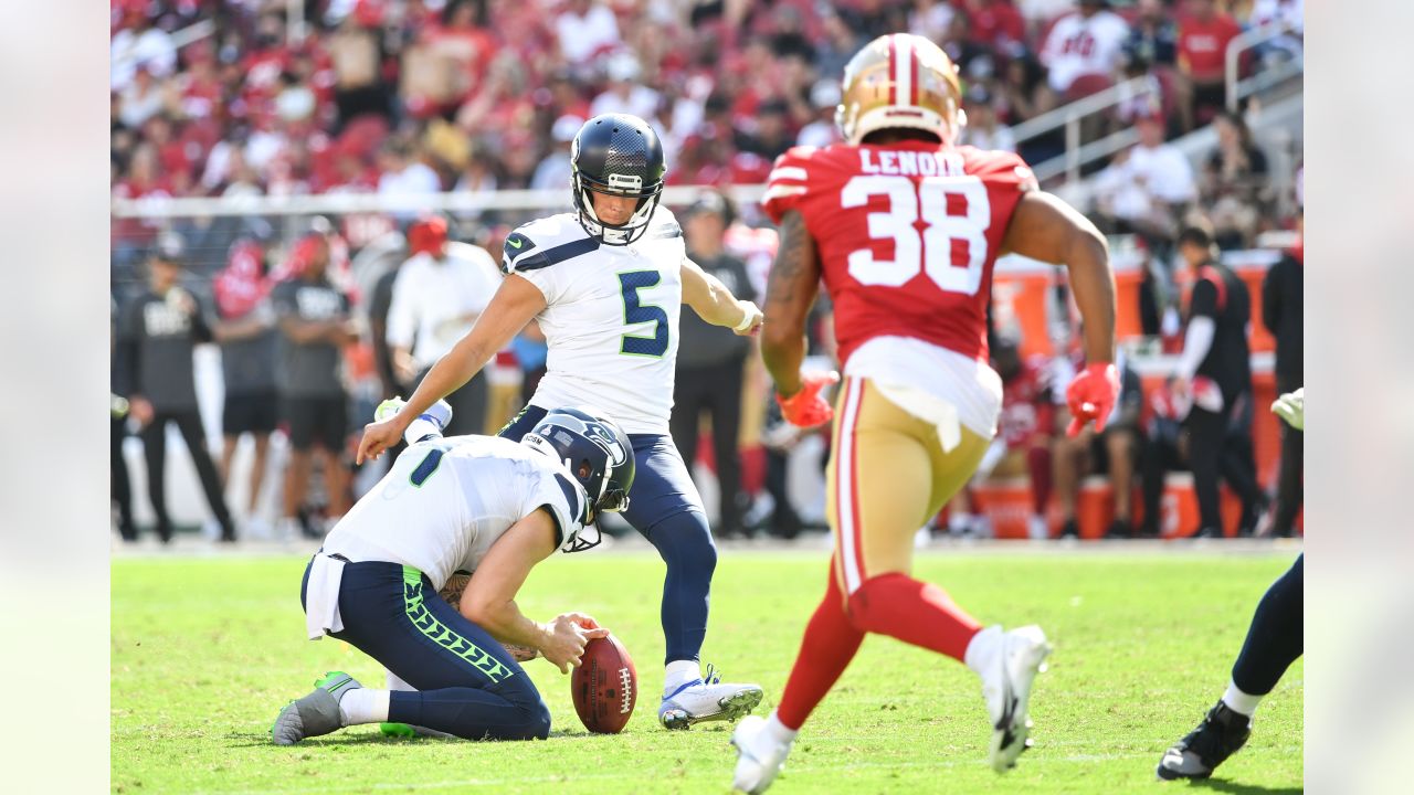 Seahawks QB Russell Wilson reaches 100 regular season wins with Week 4  victory over 49ers - Field Gulls