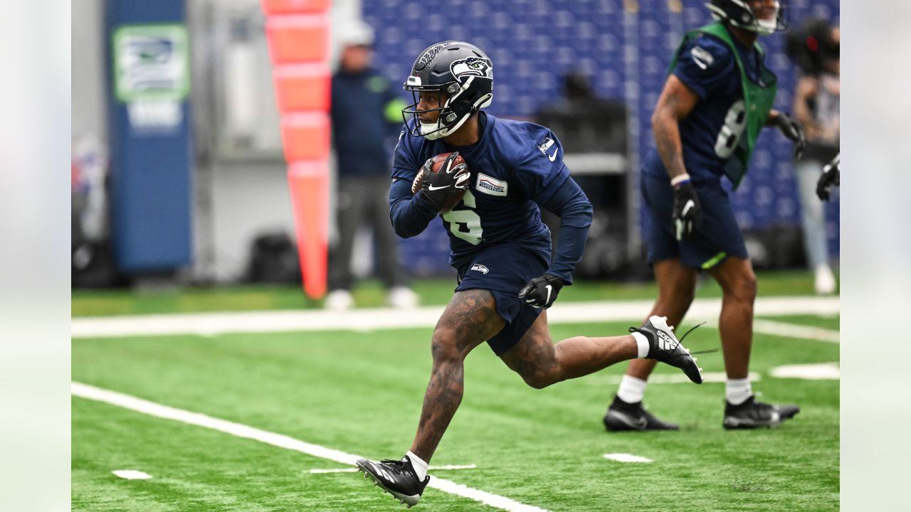 New Seahawks RB Ken Walker III 'a rocket' in first rookie minicamp