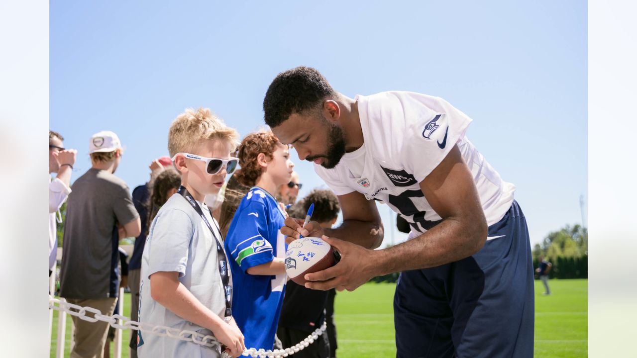 Corbin K. Smith on X: Riq the Freak has returned to the practice field for  the #Seahawks after missing the first eight training camp sessions.   / X