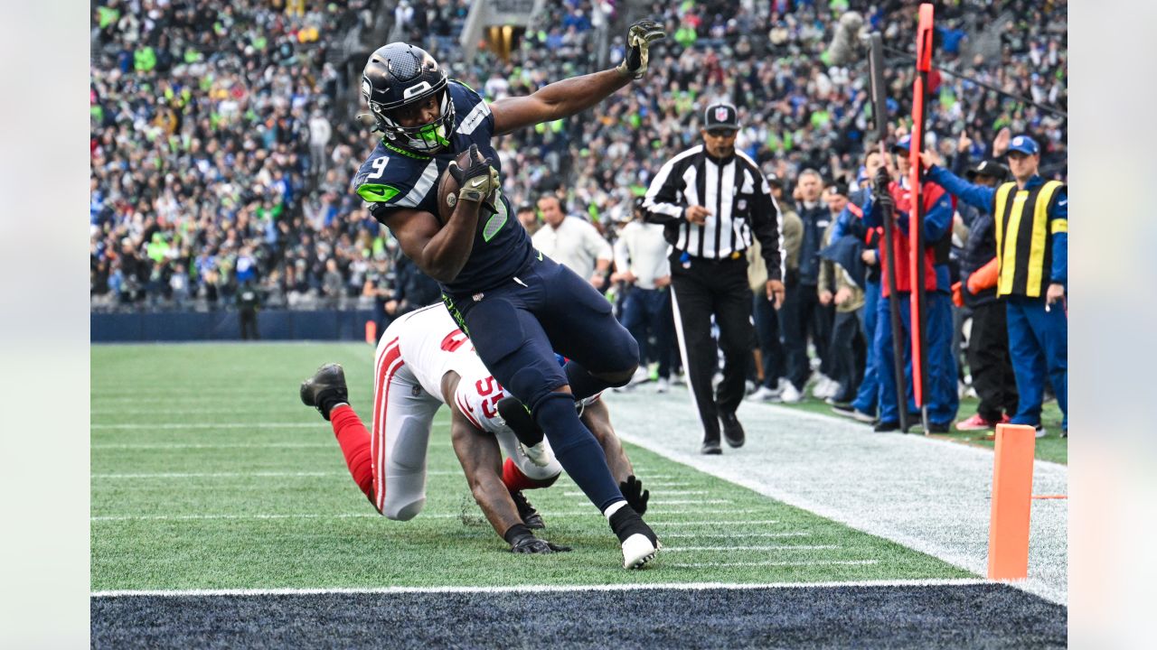 Seahawks snap Giants' win streak, Tyler Lockett redeems himself with  crucial touchdown catch