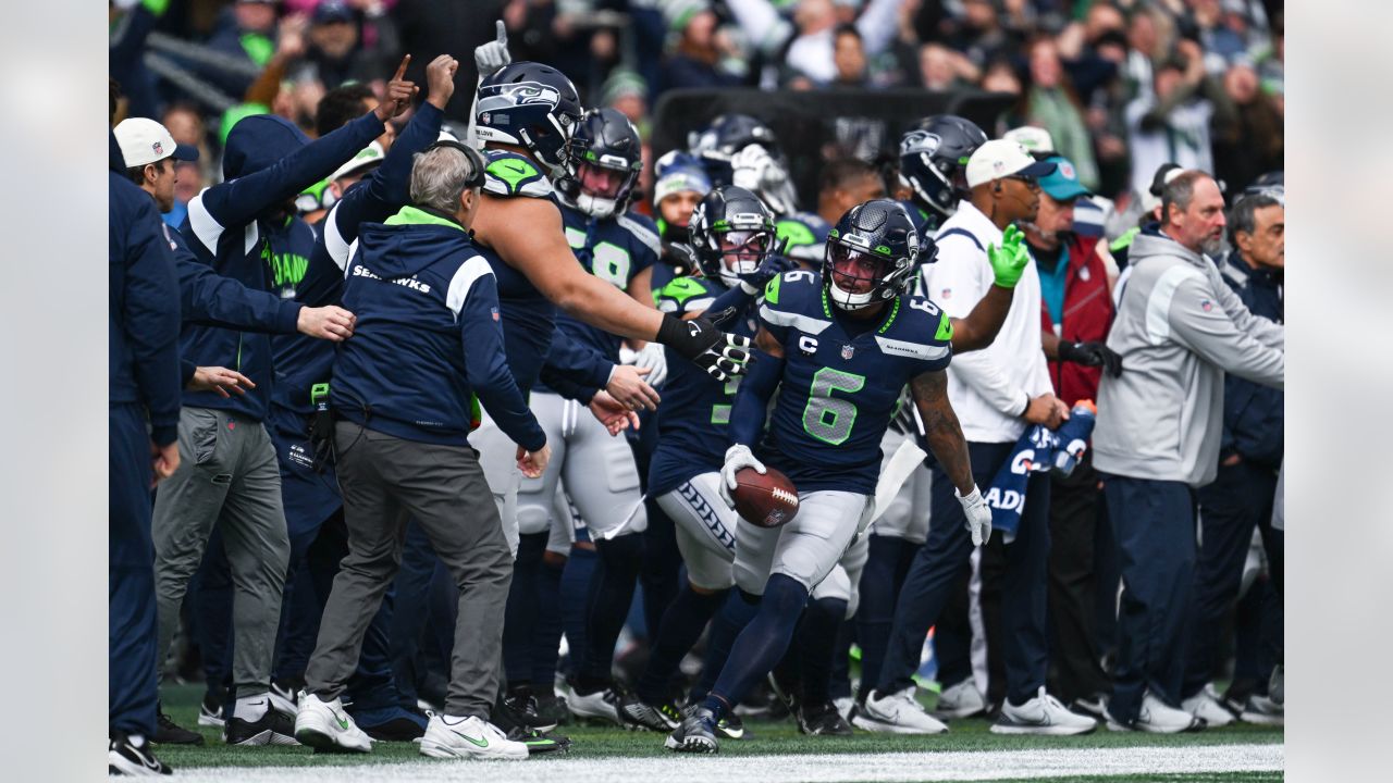 Seahawks: Pete Carroll endorses Jordyn Brooks despite option decline